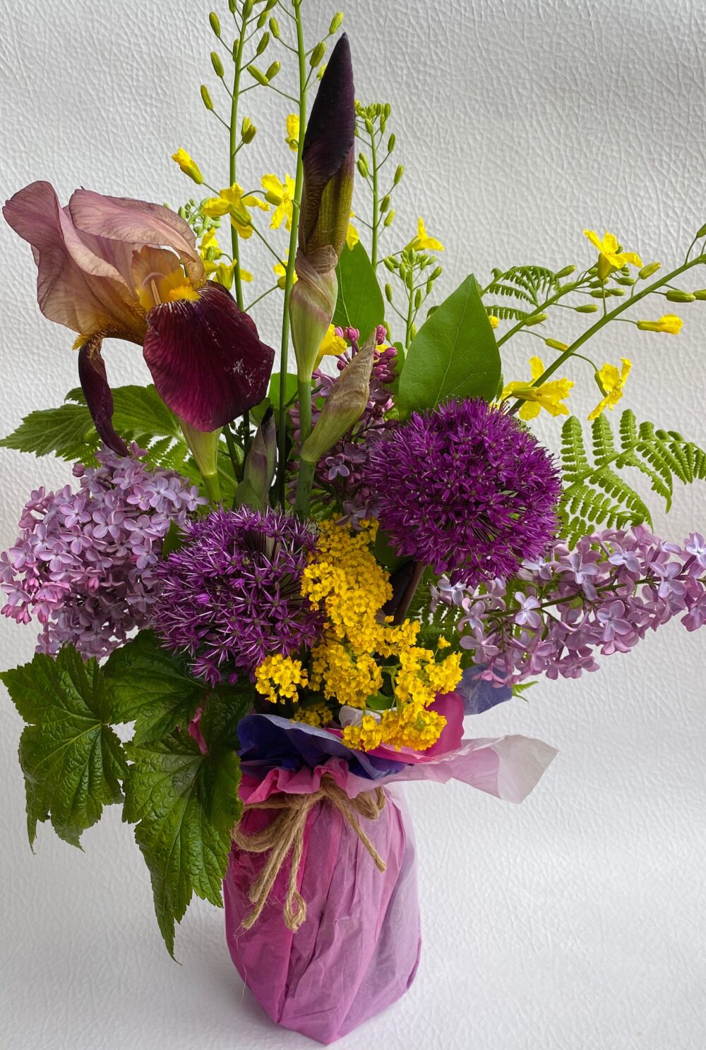 simple gift idea - flower arrangement